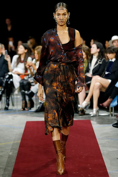 Look 33